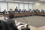 裁量制見直し、議論継続