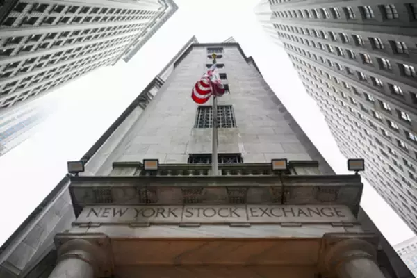 ＮＹ株大幅続落、５５７ドル安＝巨額ＡＩ投資に警戒感