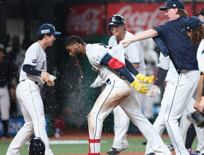 粘る西武、連敗止める＝勝負決めたカナリオ―プロ野球