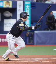 近藤の２点適時打　プロ野球