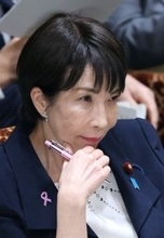 高市首相、睡眠は２～４時間