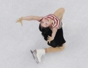 演技する中井　五輪