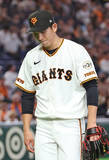 「退場する戸郷　プロ野球」の画像1