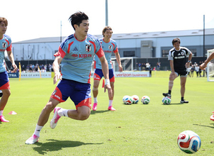 練習する谷口　Ｗ杯サッカー