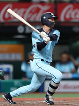 石井の先制ソロ本塁打　プロ野球