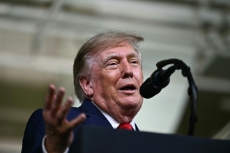 トランプ氏、テルアビブ便襲撃にイラン関与なら「非常に厳しい」報復