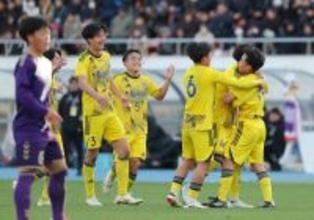 喜ぶ鹿島学園　高校サッカー