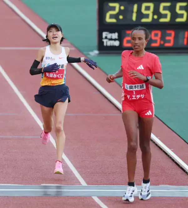 日本人トップでゴールする矢田