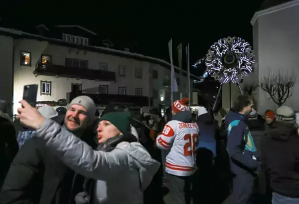 コルティナダンペッツォの聖火台　五輪