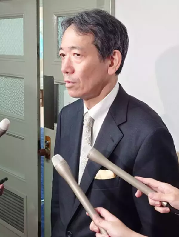 円急伸「一切コメント控える」＝一時１６０円９０銭台―三村財務官