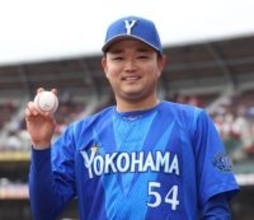 今季初勝利の石田裕　プロ野球