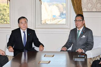 通常国会２３日召集を伝達