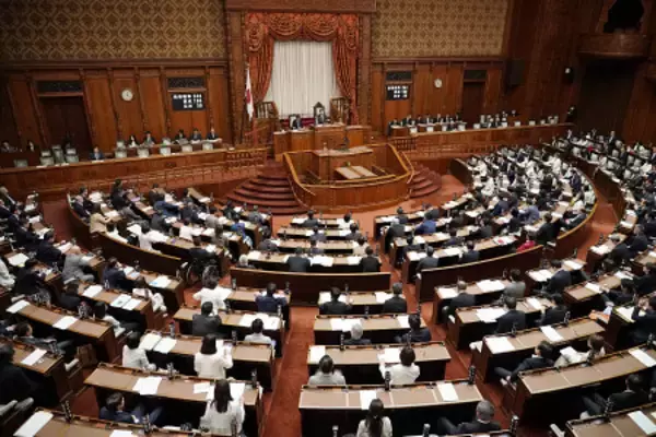 永住手数料、上限３０倍に