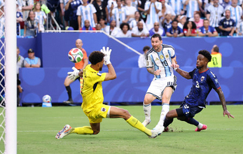 メッシの先制ゴール　Ｗ杯サッカー