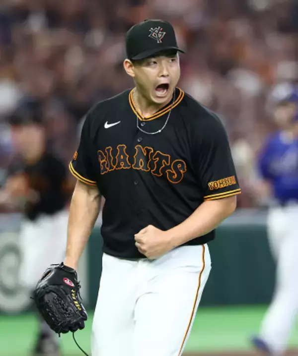 雄たけびを上げる小笠原　プロ野球