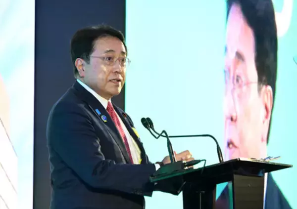 半導体安定供給「極めて重要」＝マイクロン広島工場で赤沢経産相