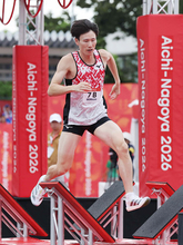 オブスタクルに臨む佐藤　アジア大会