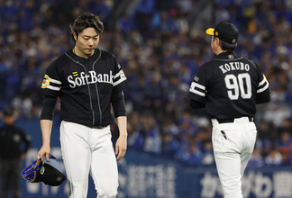 降板する松本裕　プロ野球