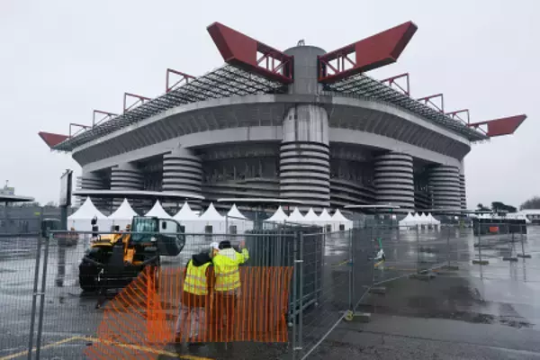 柵が設置された五輪競技場