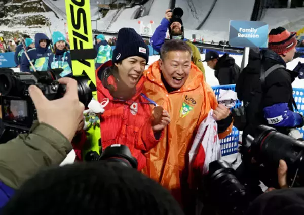 喜ぶ二階堂親子　五輪