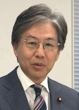 中道幹事長に安住、中野氏