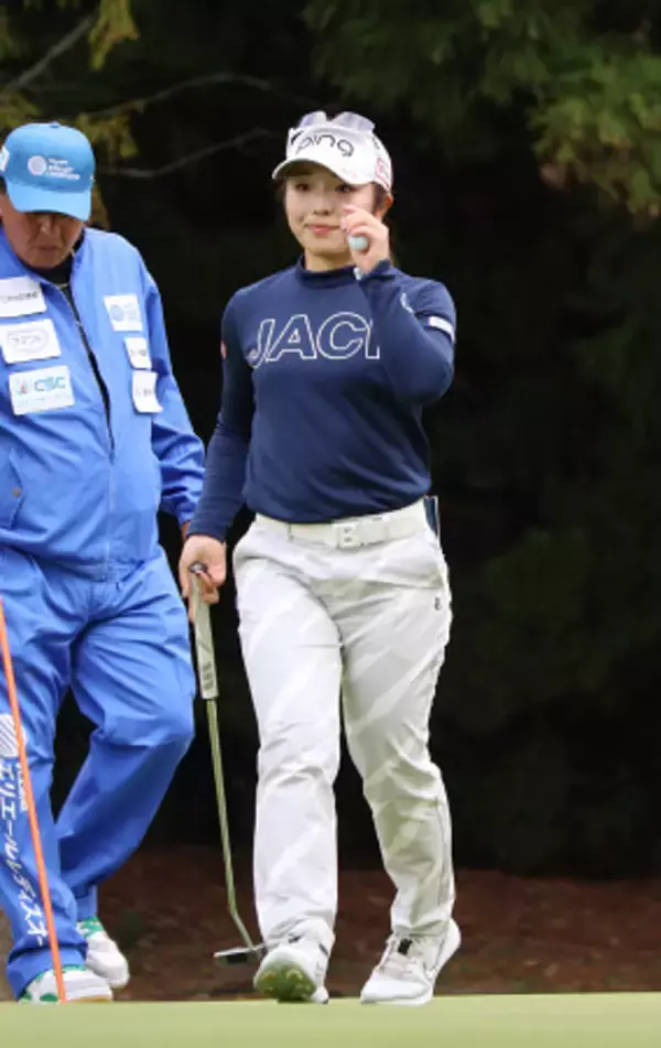 佐久間、脇元が首位発進　女子ゴルフ