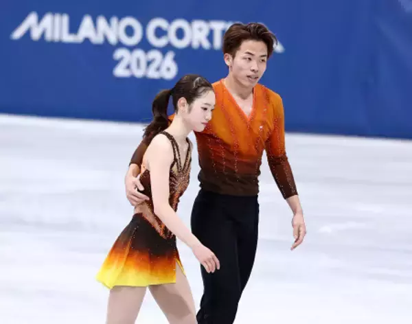 演技を終えた長岡、森口組　五輪