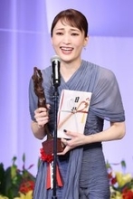 読売演劇大賞に望海風斗さん