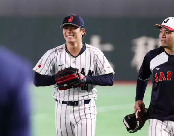 引き揚げる山本　野球