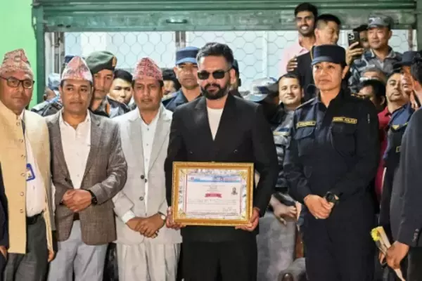 ラッパーから転身の３５歳シャー氏、総選挙で前首相に勝利 ネパール