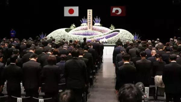 犠牲者２７８人の冥福祈る