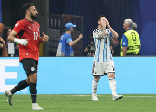 ＰＫを失敗したメッシ　Ｗ杯サッカー