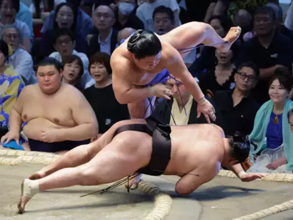 ２１歳藤ノ川、また金星＝戦後初、初挑戦から４連勝―大相撲名古屋場所