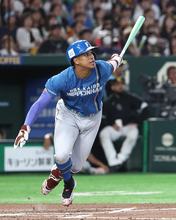 万波の適時三塁打