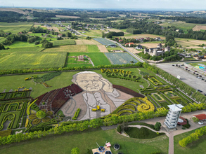 ヨハネ・パウロ２世が庭園に
