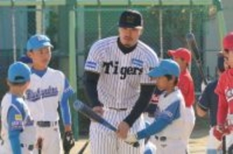 佐藤輝、初心に返る＝地元西宮で小学生と交流―プロ野球・阪神