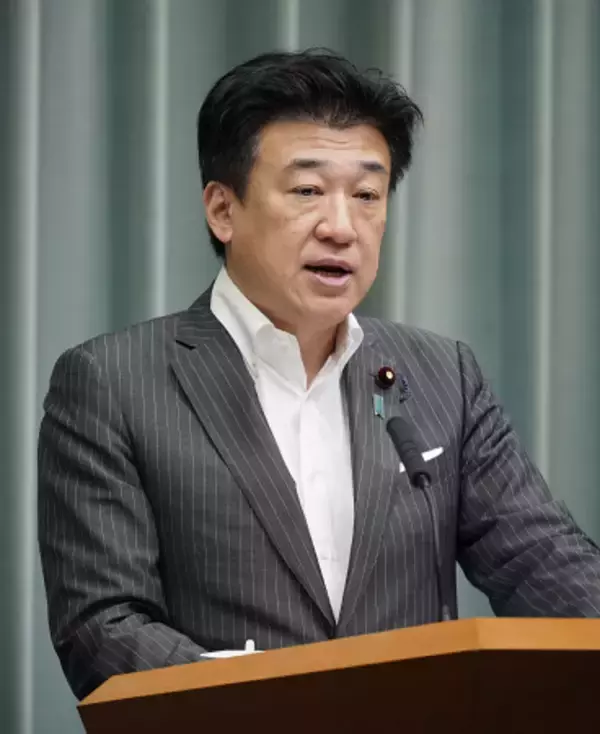 記者会見する木原官房長官