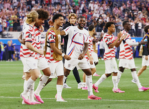 喜ぶ米国イレブン　Ｗ杯サッカー