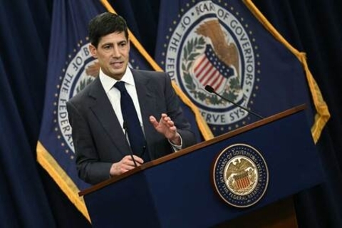 米ＦＲＢ、金利据え置き＝５会合連続、３人が利上げ主張―「物価安定へ行動ためらわず」