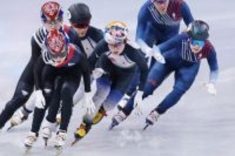 吉永からタッチを受ける金井　五輪