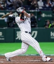 村上の満塁本塁打　野球