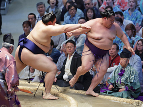 大の里の押し出し