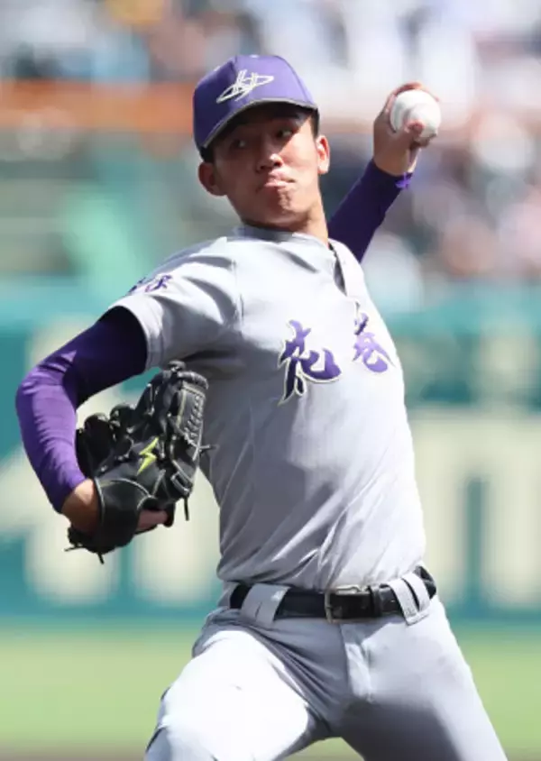 花巻東先発の万谷　高校野球