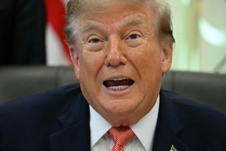 トランプ氏、ゼレンスキー氏にロシアとの合意要求 戦闘終結へ圧力
