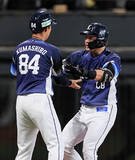 「喜ぶ岸　プロ野球」の画像1