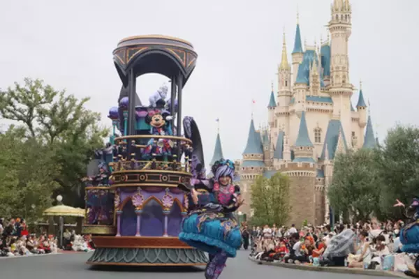 ＴＤＲ、ハロウィーン開幕へ＝値上げも仮装客でにぎわう