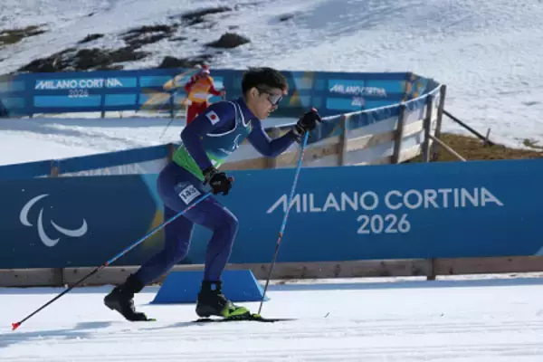 力走する岩本啓