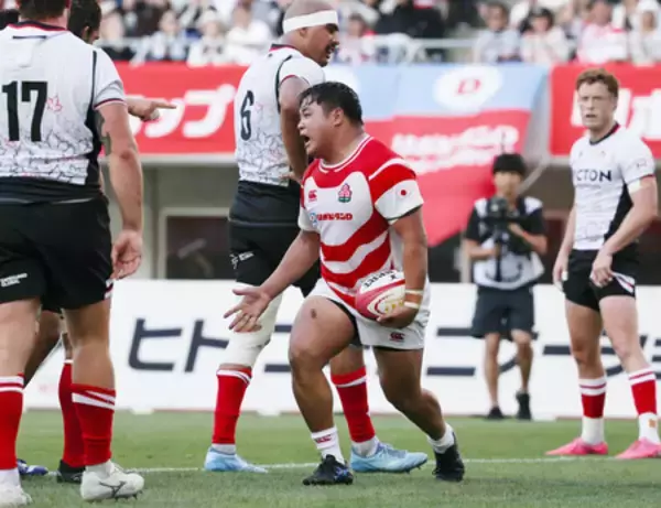 稲場、デビュー戦トライに笑顔＝ラグビー日本代表