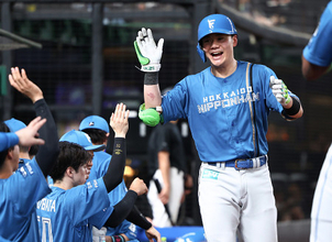 祝福される清宮幸　プロ野球