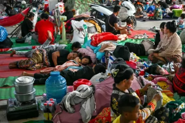 タイとカンボジアの国境衝突２週目に突入、双方が夜間に攻撃